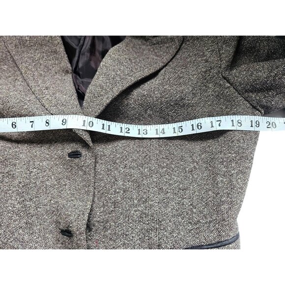 Tahari Arthur Levine Brown Two-Button Zipper Pocket Wool Silk Blazer Size 10 - Picture 6 of 7